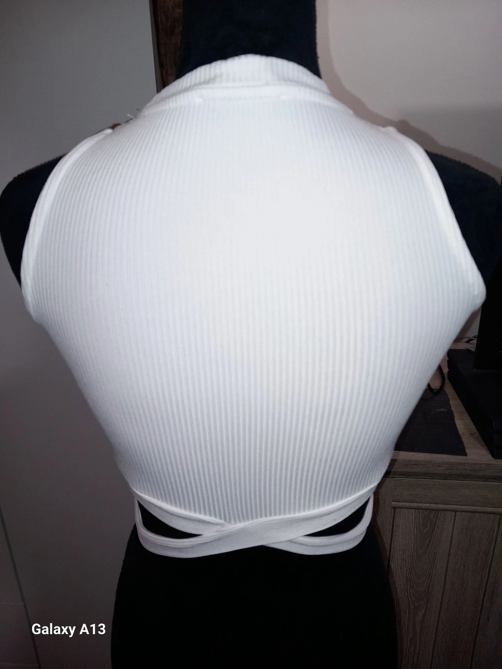 White ribbed crop top tied at the waist – Bershka (Size XS) – photo 5